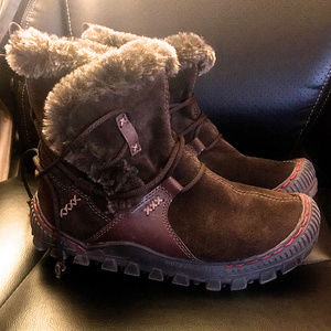 Earth Leather Suede Boots ~ A316